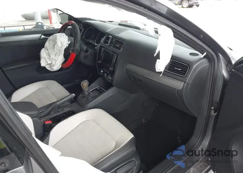 2017 Volkswagen Jetta 1.8T Sport z USA, uszkodzony, nr VIN 3VWD17AJ8HM297278